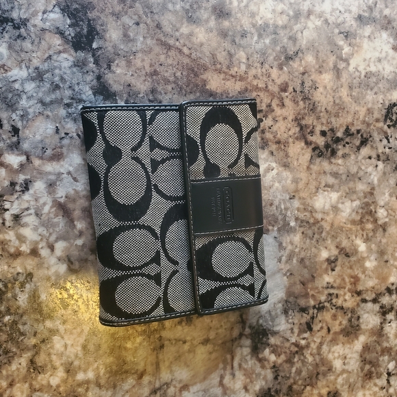 Coach Monogram Black and White Wallet - Picture 2 of 4
